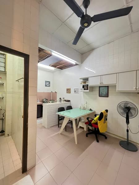 Rumah Teres 1.5 Tingkat untuk Dijual di Taman Molek (Johor Bahru) - Betty Ng - PropertyGuru.com.my