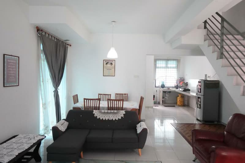 Rumah Teres 2 Tingkat untuk Dijual di Taman Cendana (Pasir Gudang) - Melinda Ee - Living Room - PropertyGuru.com.my