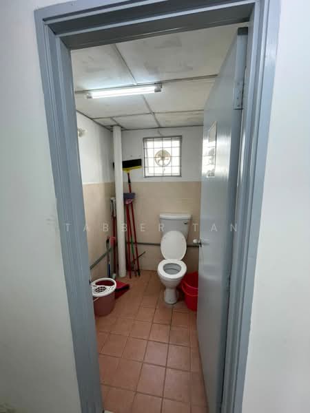 Shop / Office for Rent in Cheras (Kuala Lumpur) - Tabber Tan - Bathroom - PropertyGuru.com.my