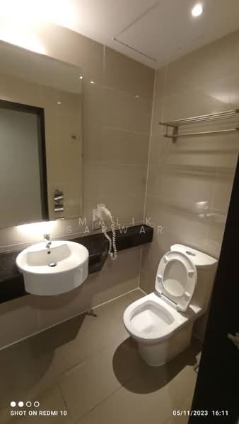 Servis Apartment untuk Disewa di Centrestage Designer Suite - Malik Sarwar - Bathroom - PropertyGuru.com.my