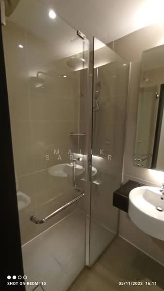 Servis Apartment untuk Disewa di Centrestage Designer Suite - Malik Sarwar - Bathroom - PropertyGuru.com.my