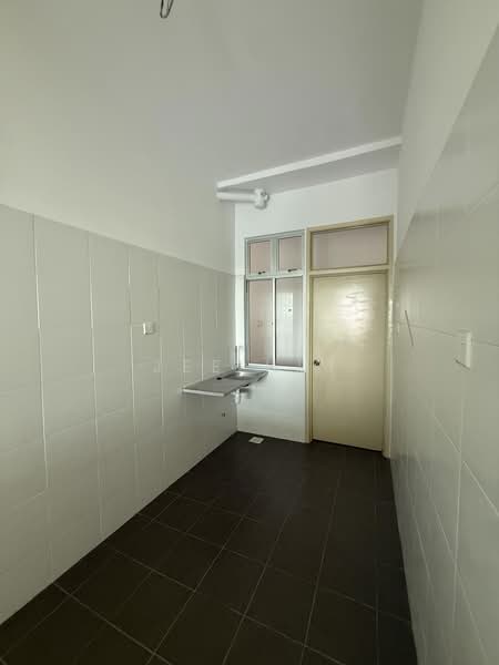 Pangsapuri untuk Dijual di Seri Molek Perdana - Jee Hui - PropertyGuru.com.my
