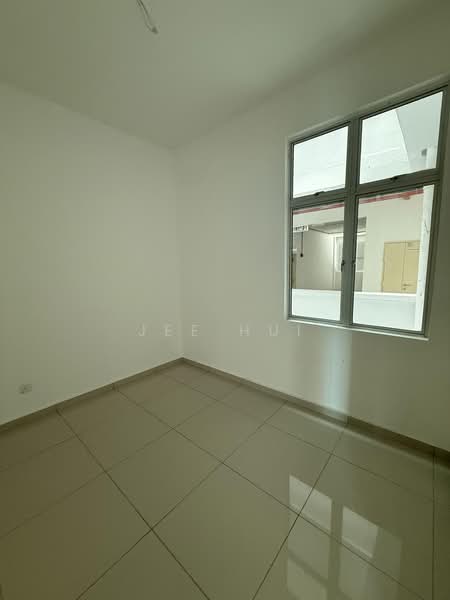 Pangsapuri untuk Dijual di Seri Molek Perdana - Jee Hui - PropertyGuru.com.my