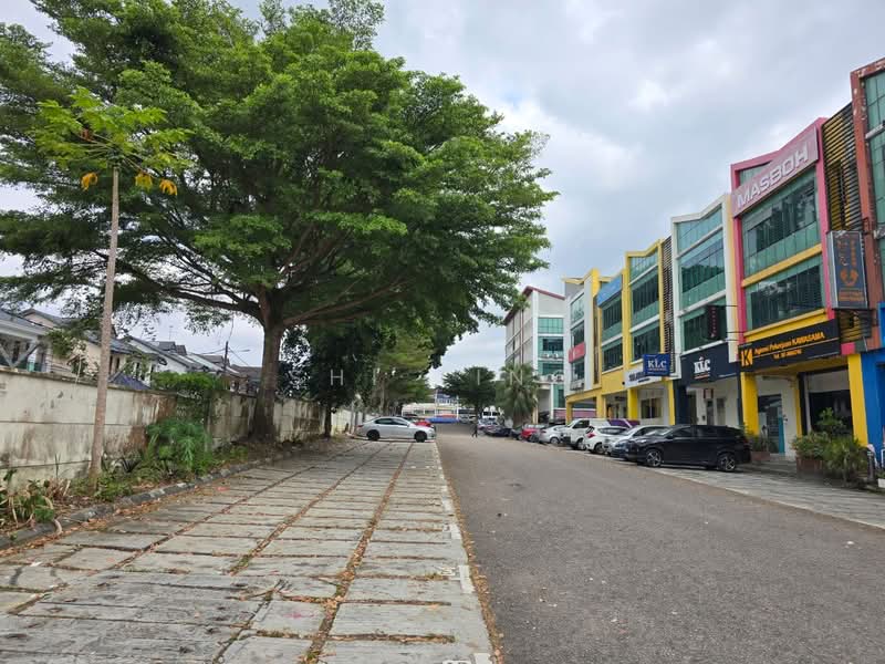 Shop for Sale in Taman Molek (Johor Bahru) - Shi Ting - PropertyGuru.com.my