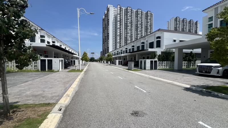 Rumah Teres untuk Dijual di Bandar Cassia (Batu Kawan) - Dixon Yong - Exterior - PropertyGuru.com.my