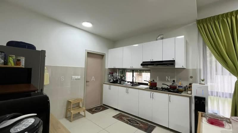 Terraced House for Sale in Shah Alam (Selangor) - Sa'a Nordin - Kitchen - PropertyGuru.com.my