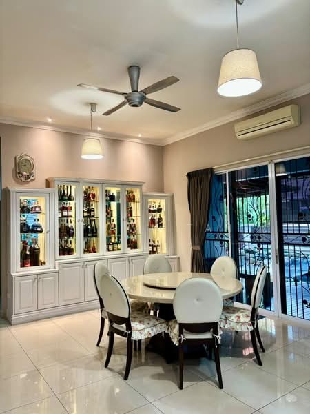 Rumah Berkembar untuk Dijual di Kemuning Utama Permai (Shah Alam) - Shawn Tan - Dining Room - PropertyGuru.com.my