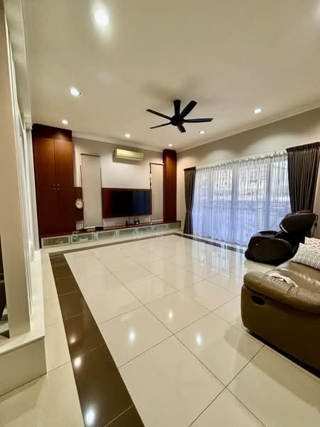 Rumah Berkembar untuk Dijual di Kemuning Utama Permai (Shah Alam) - Shawn Tan - Living Room - PropertyGuru.com.my