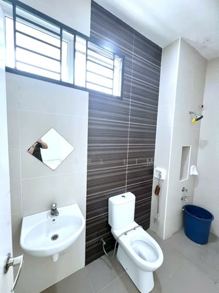 Rumah Berkembar untuk Dijual di Bandar Dato Onn (Tebrau) - Karl Lim - Bathroom - PropertyGuru.com.my