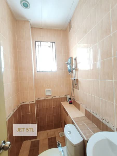 Rumah Berkembar untuk Dijual di Setia Damai (Setia Alam) - Loke . - Bathroom - PropertyGuru.com.my