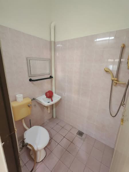 1-storey Terraced House for Sale in Taman Sri Perkasa (Ipoh) - Sam . - Bathroom - PropertyGuru.com.my