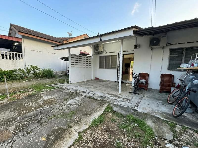 1-storey Terraced House for Sale in Taman Sri Amar (Johor Bahru) - Azlan Ismail aiproperty - Exterior - PropertyGuru.com.my