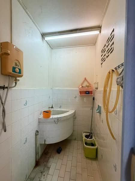 2-storey Terraced House for Sale in Taman Mawar (Butterworth) - SH Lee - Bathroom - PropertyGuru.com.my
