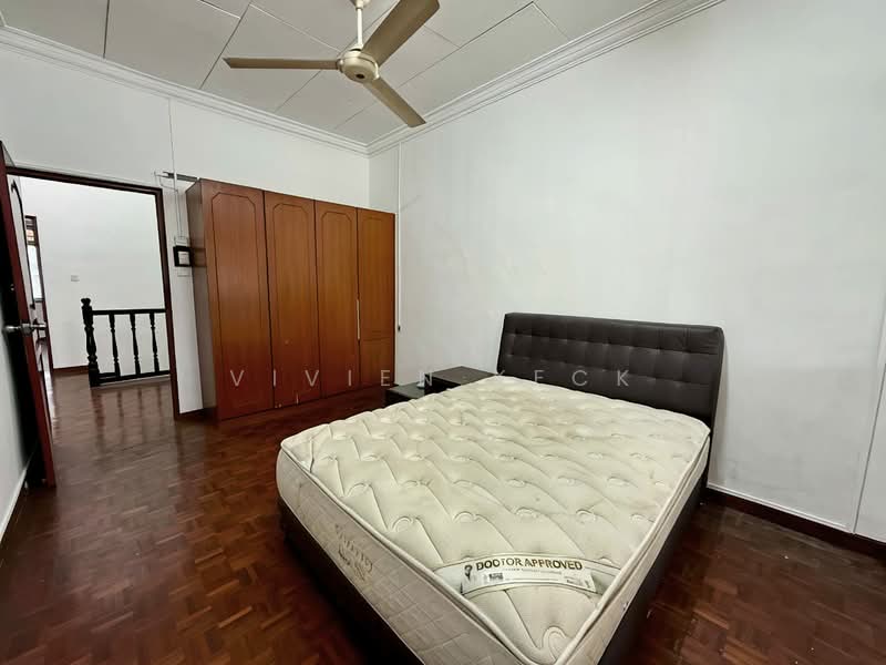Rumah Teres 2 Tingkat untuk Disewa di Taman Pelangi (Johor Bahru) - Vivien Keck - Bedroom - PropertyGuru.com.my