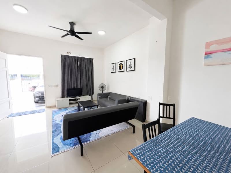 Rumah Teres 2 Tingkat untuk Dijual di Eco Grandeur (Puncak Alam) - Ashraff Daniel - Living Room - PropertyGuru.com.my