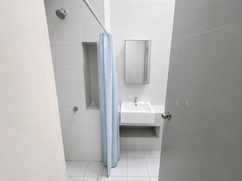 Rumah Teres 2 Tingkat untuk Dijual di Eco Grandeur (Puncak Alam) - Ashraff Daniel - Bathroom - PropertyGuru.com.my