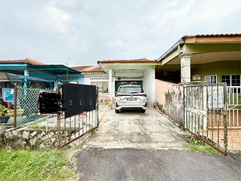 Rumah Teres 1 Tingkat untuk Dijual di Bandar Rinching Seksyen 5 (Semenyih) - Azli Ibrahim - Exterior - PropertyGuru.com.my