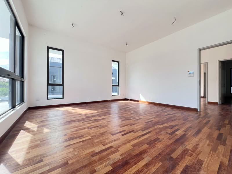 Cluster House for Sale in Shah Alam (Selangor) - Amsyar Jamil - Living Room - PropertyGuru.com.my