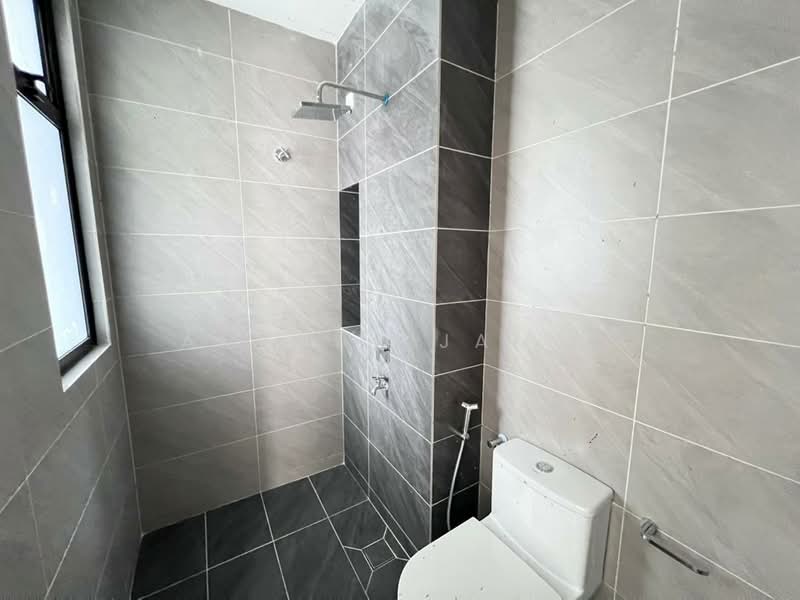 Cluster House for Sale in Shah Alam (Selangor) - Amsyar Jamil - Bathroom - PropertyGuru.com.my