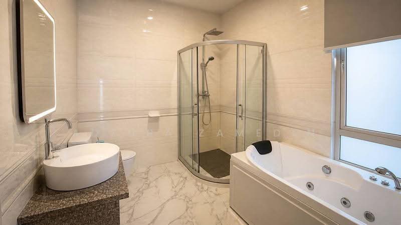 Bungalow House for Sale in Usj 3 (Subang Jaya) - Adzura Zamedin - Bathroom - PropertyGuru.com.my