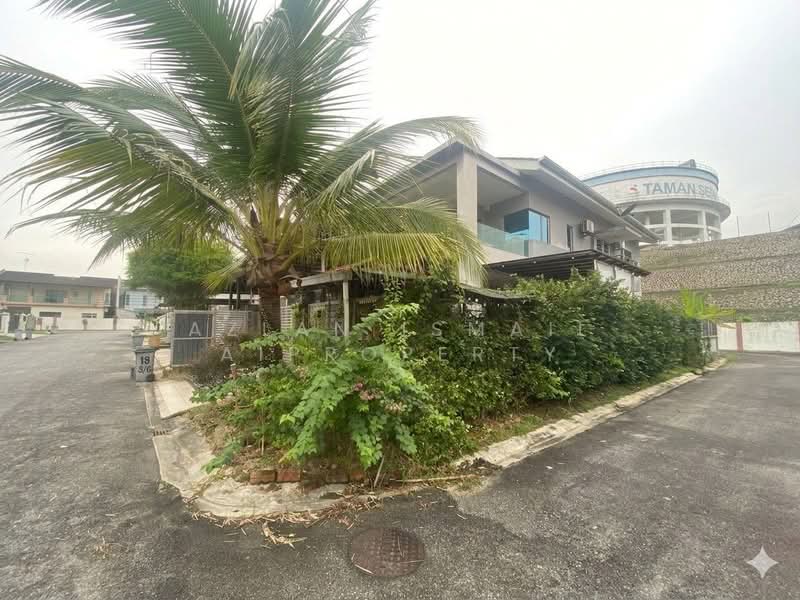Rumah Teres 2 Tingkat untuk Dijual di Taman Seri Austin (Tebrau) - Azlan Ismail aiproperty - Exterior - PropertyGuru.com.my