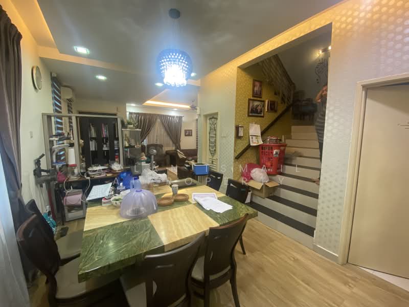 Rumah Teres 2 Tingkat untuk Dijual di Taman Seri Austin (Tebrau) - Azlan Ismail aiproperty - Dining Room - PropertyGuru.com.my