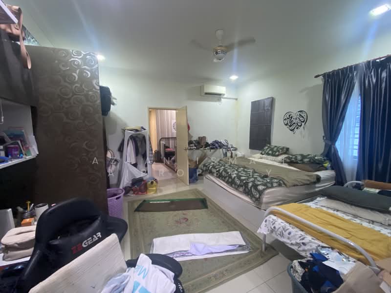 Rumah Teres 2 Tingkat untuk Dijual di Taman Seri Austin (Tebrau) - Azlan Ismail aiproperty - Bedroom - PropertyGuru.com.my