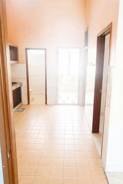Rumah Teres 1 Tingkat untuk Dijual di Bandar Bukit Raja (Klang) - Sally Yong - Corridor - PropertyGuru.com.my