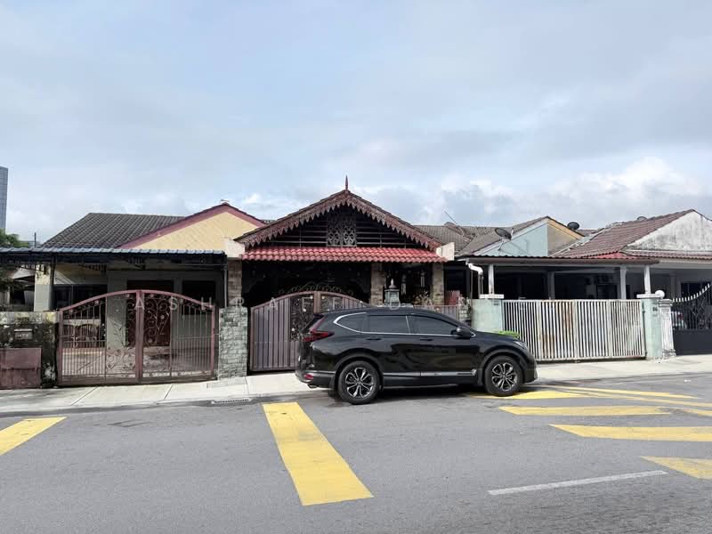 1-storey Terraced House for Sale in Taman Desa Bakti (Selayang) - Ashraff Daniel - Exterior - PropertyGuru.com.my