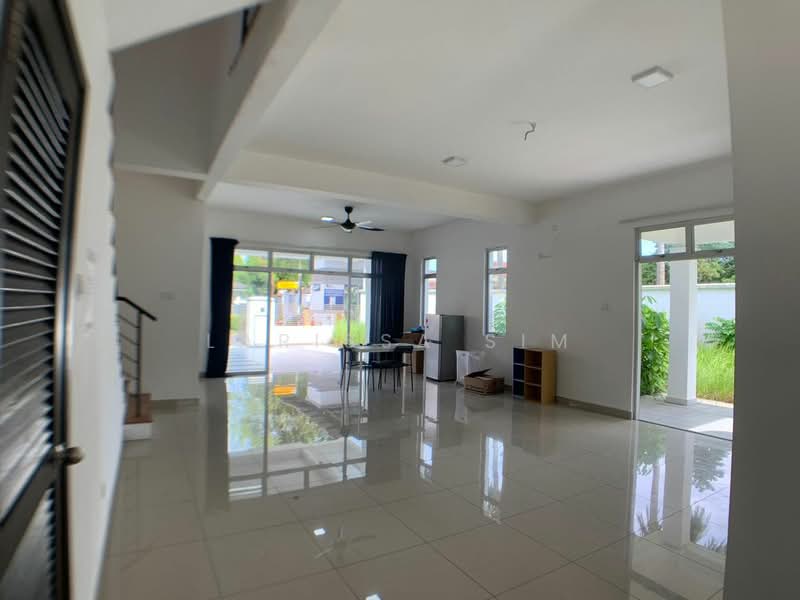 Rumah Teres 2 Tingkat untuk Dijual di Taman Molek (Johor Bahru) - Larissa Sim - Living Room - PropertyGuru.com.my
