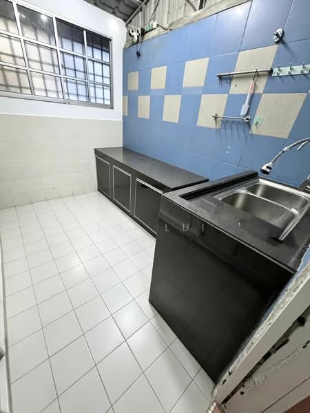 2-storey Terraced House for Rent in Taman Putri Kulai (Kulai) - Lui Lui - Kitchen - PropertyGuru.com.my