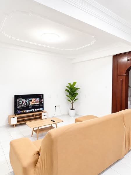 2-storey Terraced House for Rent in Taman Putri Kulai (Kulai) - Lui Lui - Living Room - PropertyGuru.com.my