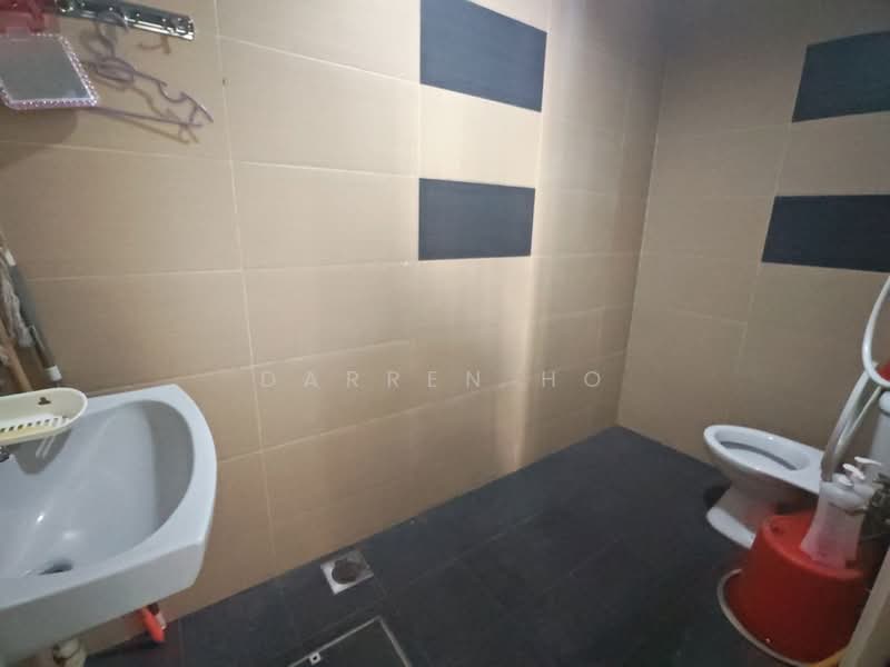 Rumah Teres 2 Tingkat untuk Dijual di Taman Pelangi Indah (Ulu Tiram) - Darren Ho - Bathroom - PropertyGuru.com.my
