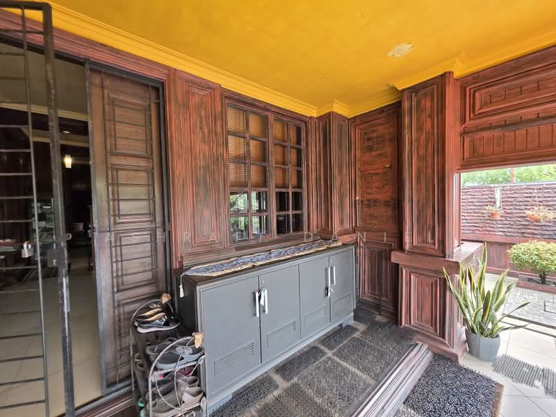 Semi-Detached House for Sale in D'Kayangan (Shah Alam) - Ashraff Daniel - Entrance - PropertyGuru.com.my