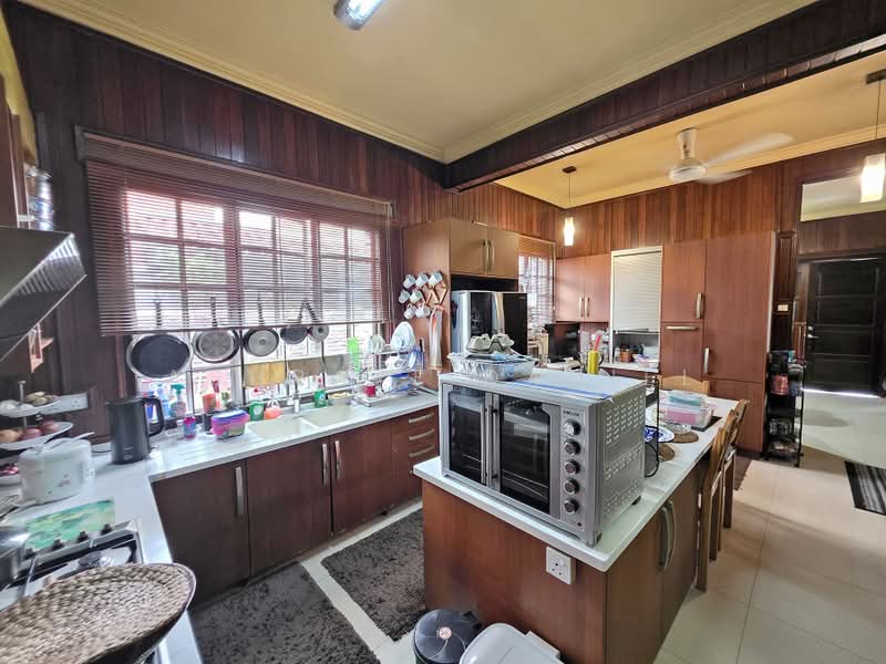 Semi-Detached House for Sale in D'Kayangan (Shah Alam) - Ashraff Daniel - Kitchen - PropertyGuru.com.my