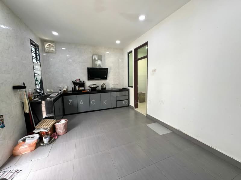 Rumah Teres 2 Tingkat untuk Dijual di Taman Austin Duta (Tebrau) - Zack Chow - Kitchen - PropertyGuru.com.my