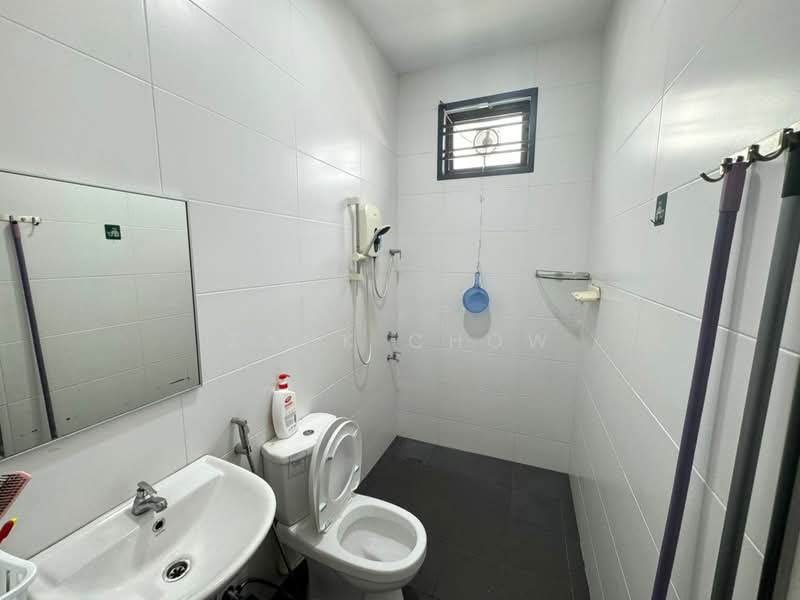 Rumah Teres 2 Tingkat untuk Dijual di Taman Austin Duta (Tebrau) - Zack Chow - Bathroom - PropertyGuru.com.my