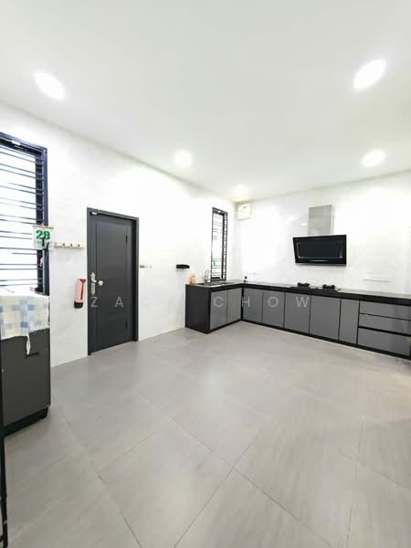 Rumah Teres 2-Tingkat untuk Dijual di Taman Austin Duta (Tebrau) - Zack Chow - Kitchen - PropertyGuru.com.my