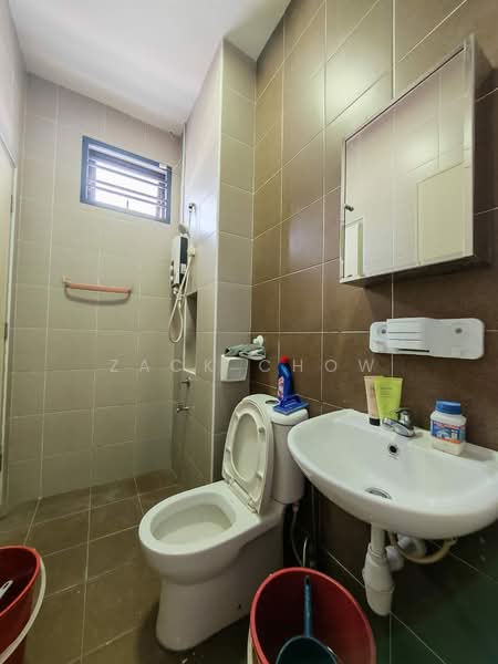 Rumah Teres 2-Tingkat untuk Dijual di Taman Austin Duta (Tebrau) - Zack Chow - Bathroom - PropertyGuru.com.my