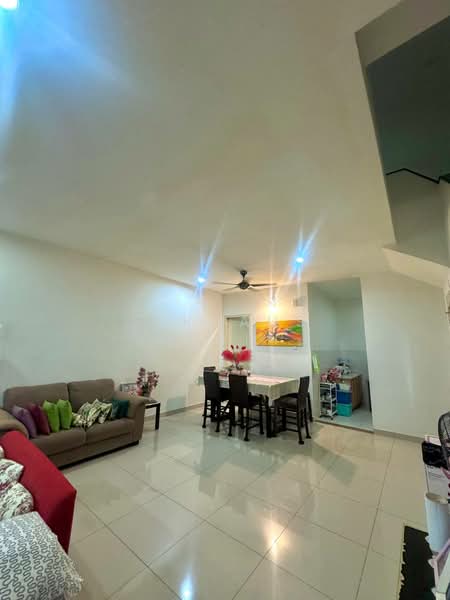 Rumah Teres untuk Dijual di Alam Damai (Cheras) - Firdaus Husin - Living Room - PropertyGuru.com.my