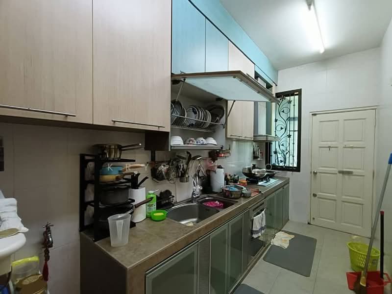 Cluster House for Sale in Austin Heights (Tebrau) - Krystal Ho - Kitchen - PropertyGuru.com.my