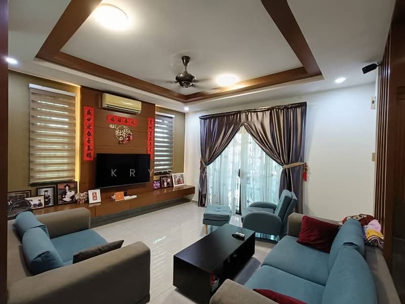 Cluster House for Sale in Austin Heights (Tebrau) - Krystal Ho - Living Room - PropertyGuru.com.my
