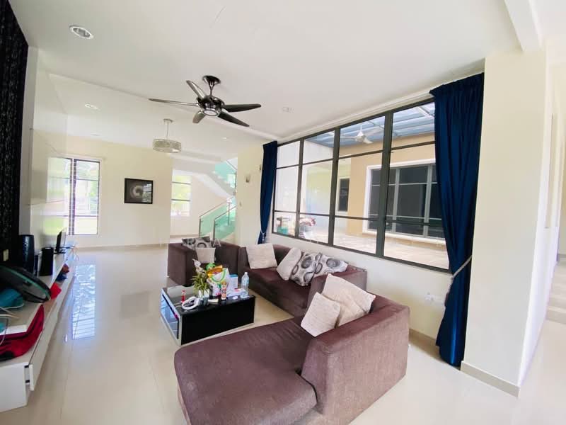 Bungalow for Sale in Puncak Pinggiran Putra (Dengkil) - Ashraff Daniel - Living Room - PropertyGuru.com.my