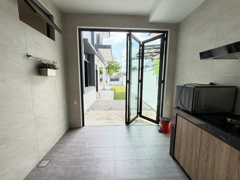 Cluster House for Sale in Taman Adda Heights (Tebrau) - Tan Bee Bee - Kitchen - PropertyGuru.com.my