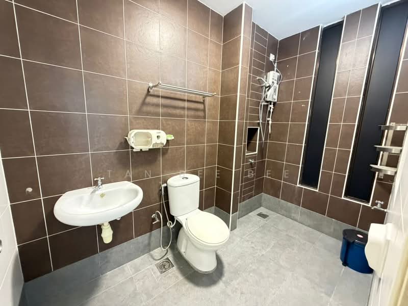 Cluster House for Sale in Taman Adda Heights (Tebrau) - Tan Bee Bee - Bathroom - PropertyGuru.com.my