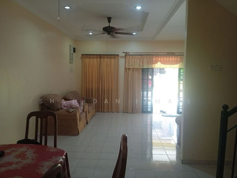 Rumah Teres 2.5 Tingkat untuk Dijual di Seri Manjung (Perak) - Shahidan Ismail - Living Room - PropertyGuru.com.my