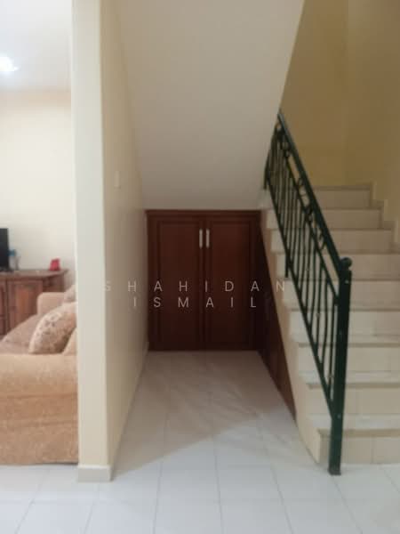 Rumah Teres 2.5 Tingkat untuk Dijual di Seri Manjung (Perak) - Shahidan Ismail - Living Room - PropertyGuru.com.my