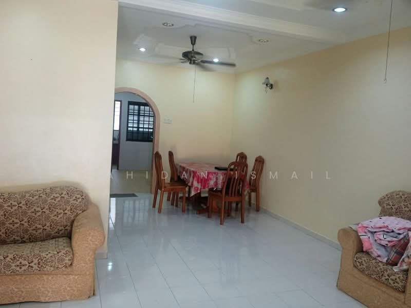 Rumah Teres 2.5 Tingkat untuk Dijual di Seri Manjung (Perak) - Shahidan Ismail - Living Room - PropertyGuru.com.my