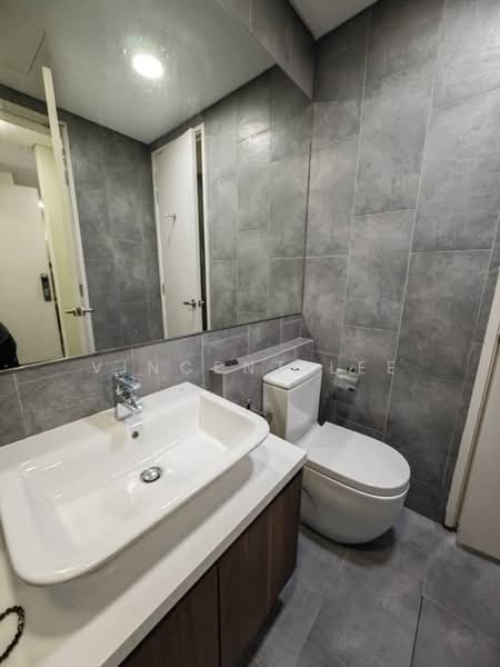 Servis Apartment untuk Disewa di Ativo Suites @ Damansara Avenue - Vincent Lee - Bathroom - PropertyGuru.com.my
