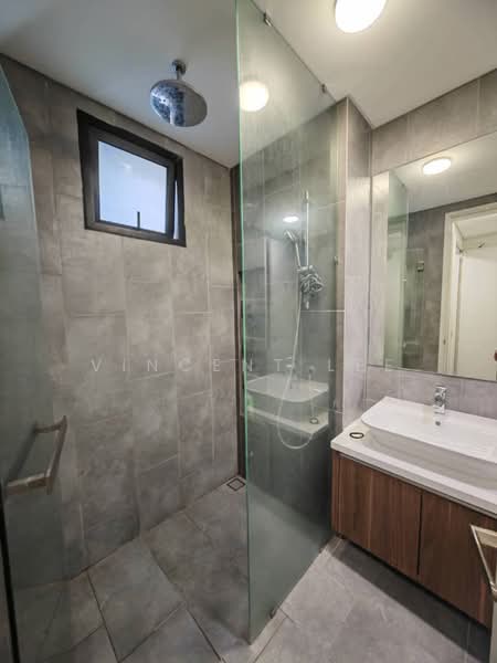 Servis Apartment untuk Disewa di Ativo Suites @ Damansara Avenue - Vincent Lee - Bathroom - PropertyGuru.com.my